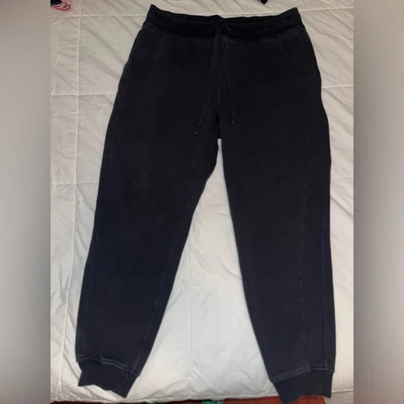 Lululemon Women’s Black Sweatpants - Picture 1 of 2
